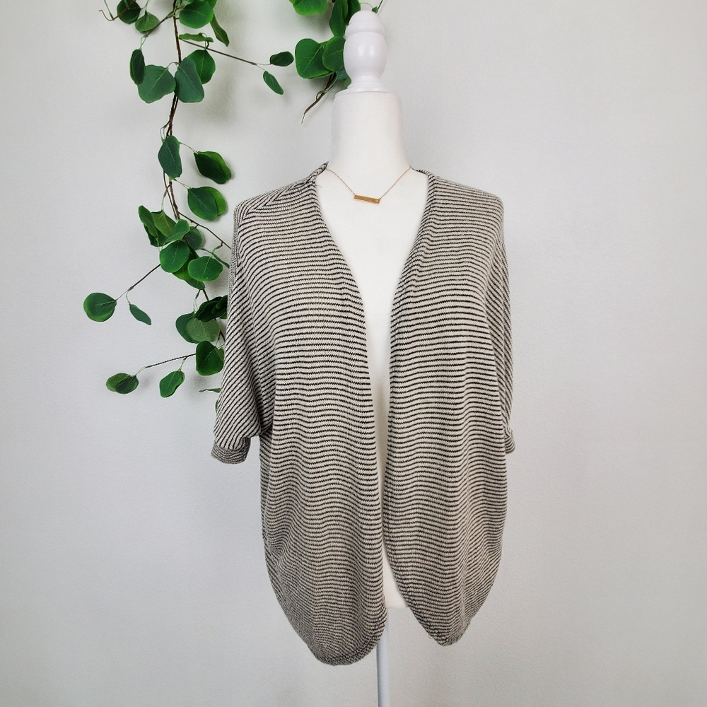 ESSENTIALS BY FULL TILT Short Sleeve Cardigan